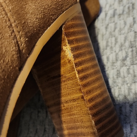 Michael kors suede/leather high boots, size 8 & 1/2. - Picture 14 of 16